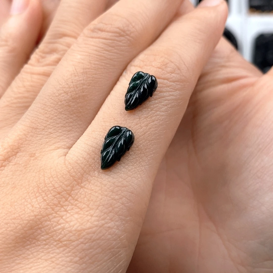 颈饰未镶嵌翡翠叶子