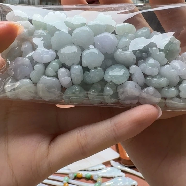 未镶嵌挂件翡翠福利1个，不包邮，拍一单邮费发货