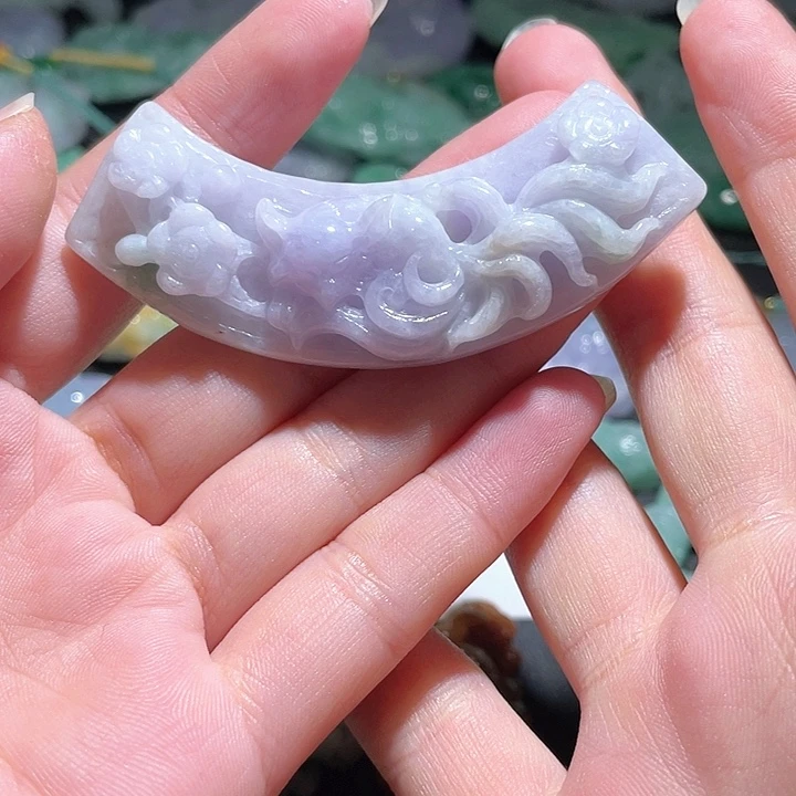 颈饰未镶嵌翡翠?****奶天