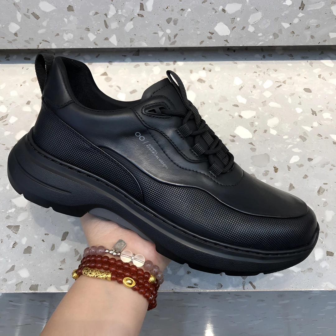 男鞋秋季新款时尚轻奢休闲皮鞋头层牛皮透气舒适百搭轻质运动鞋