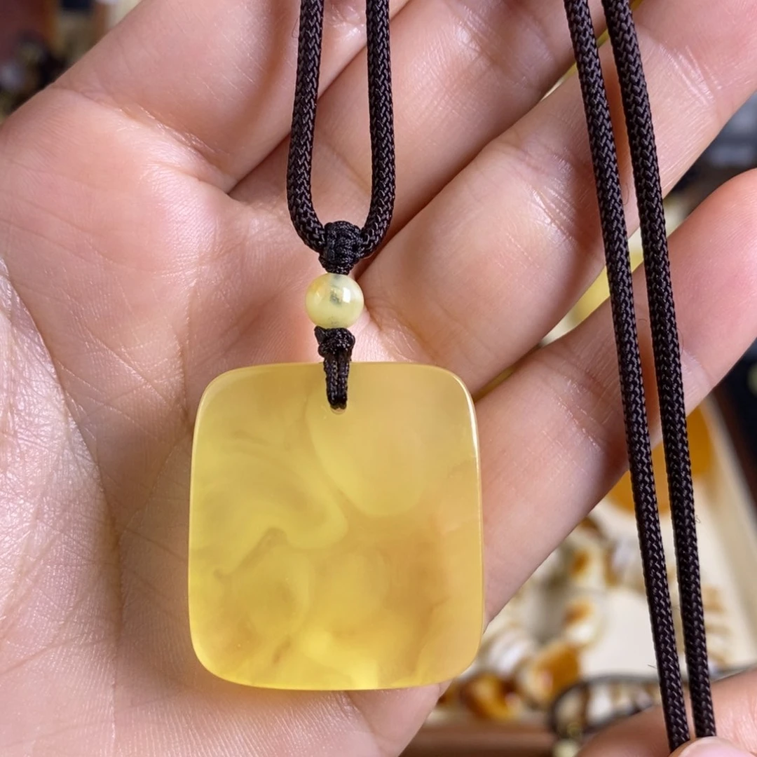 蜜蜡裸石未镶嵌大漠