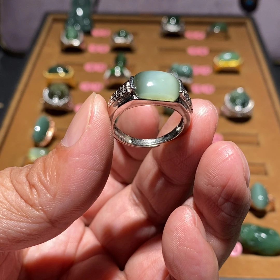 和田玉未镶嵌戒指