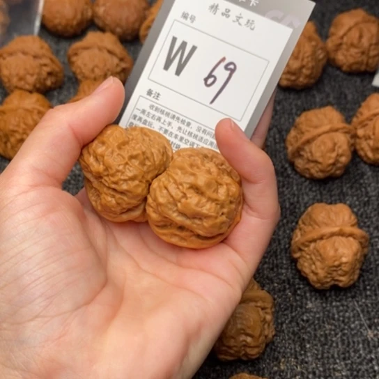 吊坠桃核我是第一百37