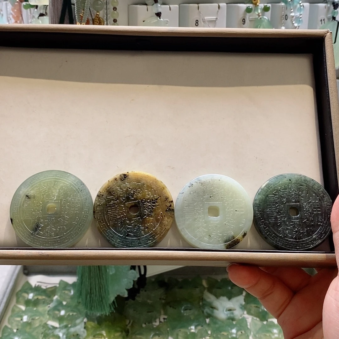 未镶嵌蛇纹石玉颈饰