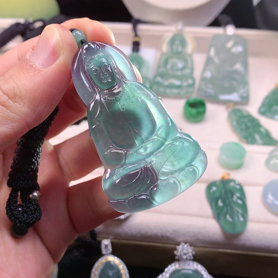 翡翠颈饰未镶嵌翡翠