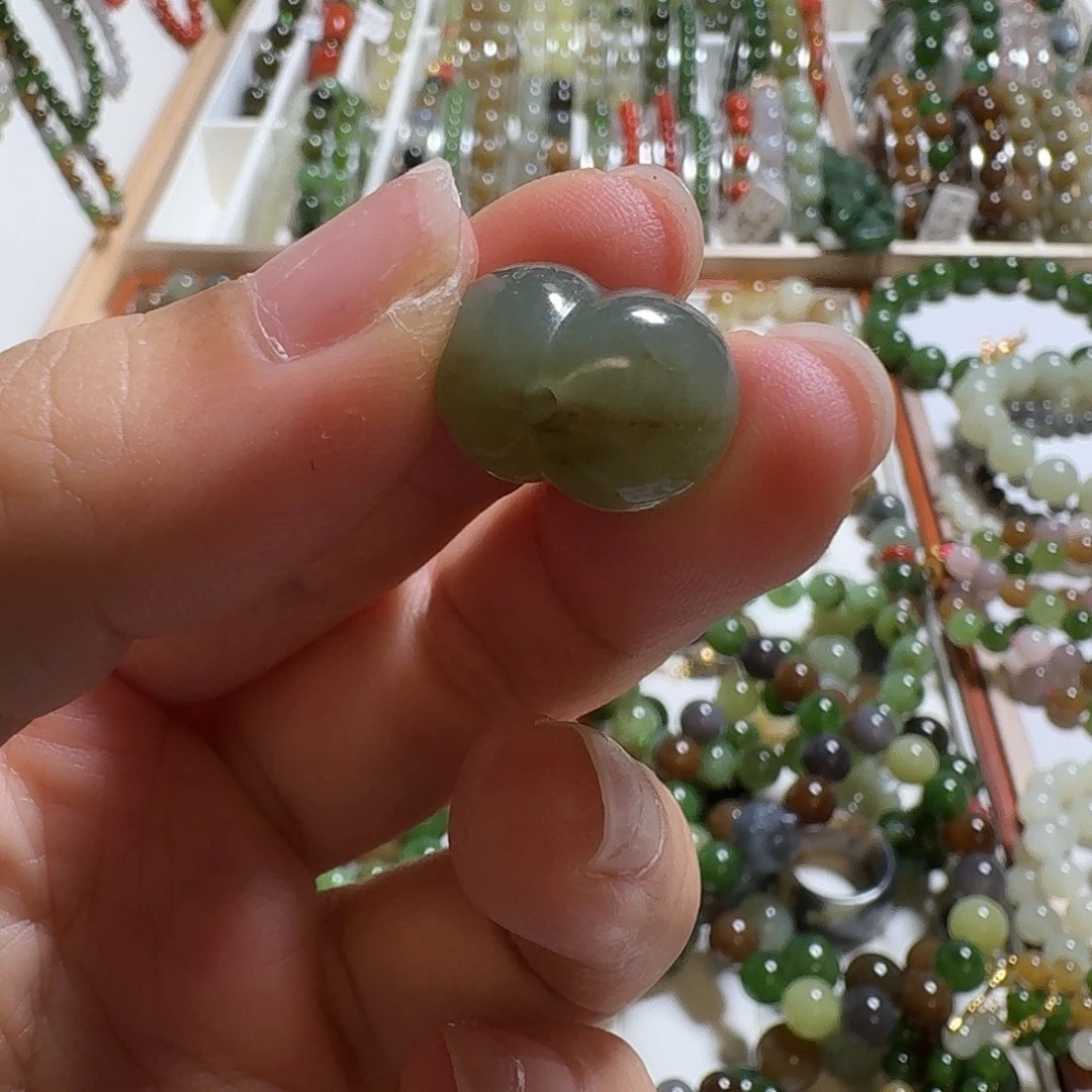 和田玉未镶嵌珠宝奇石