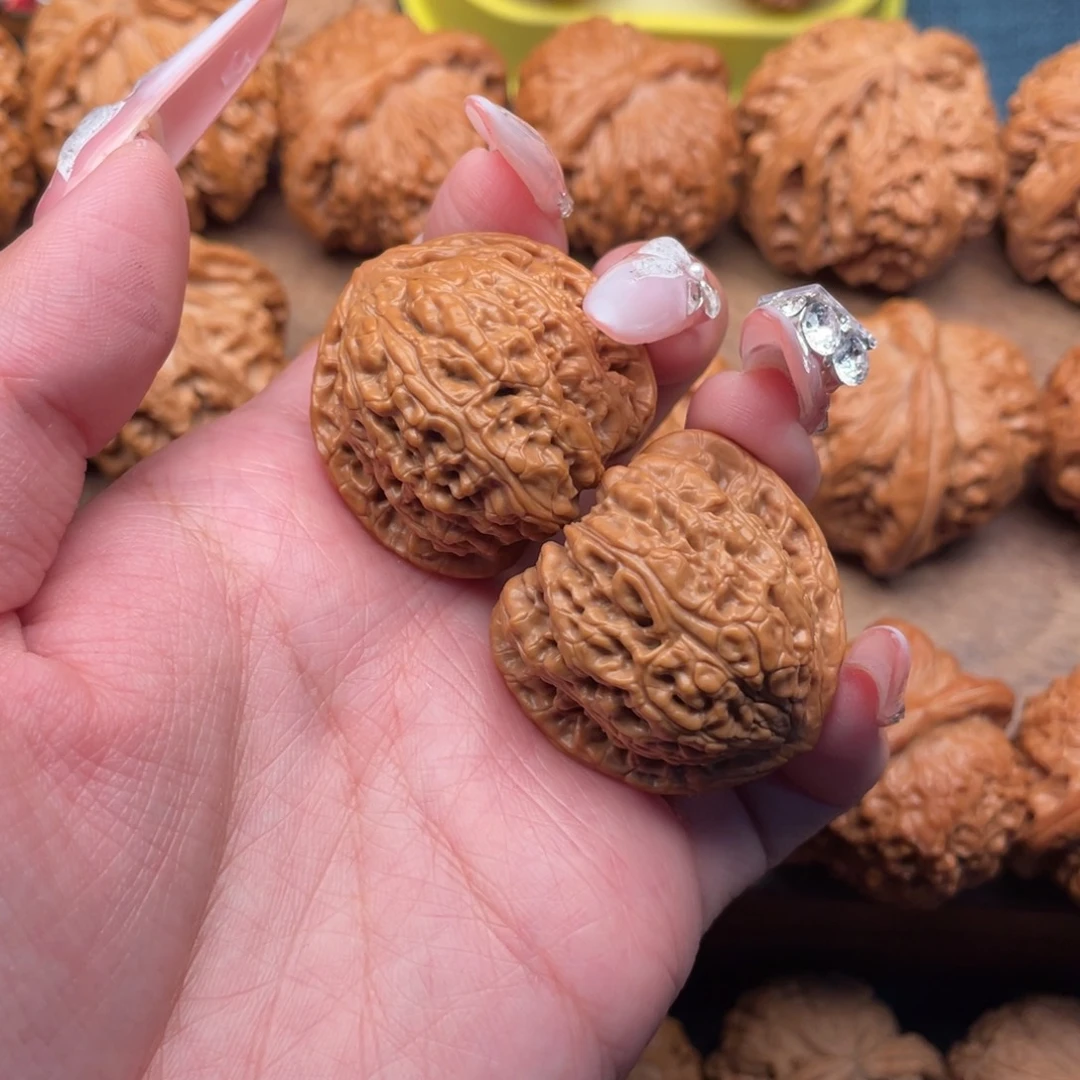 文玩核桃把件全品红宝石34