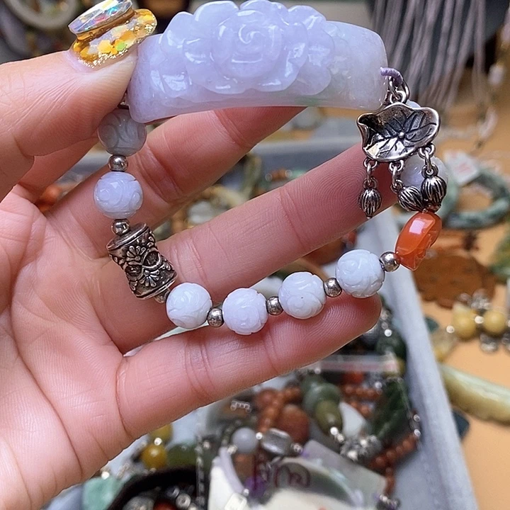 翡翠吊坠(赠链)未镶嵌日****]手链299