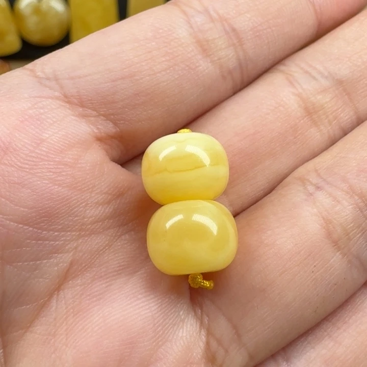 蜜蜡未镶嵌珠宝奇石