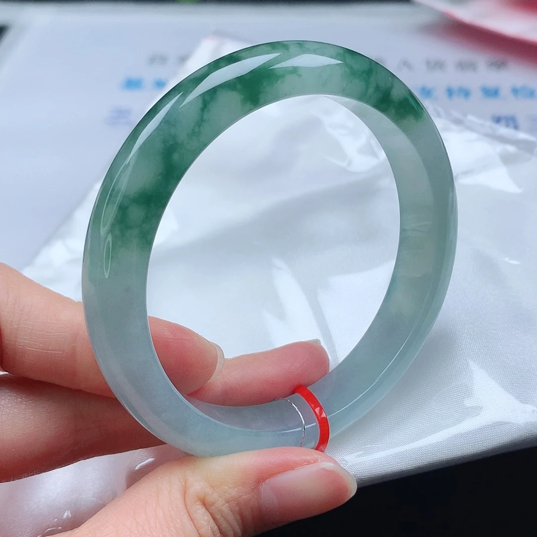 翡翠手镯未镶嵌59圈
