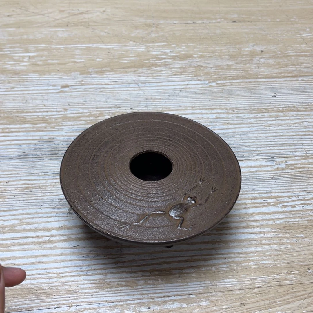 瓷片恩*密密麻麻地排列着
