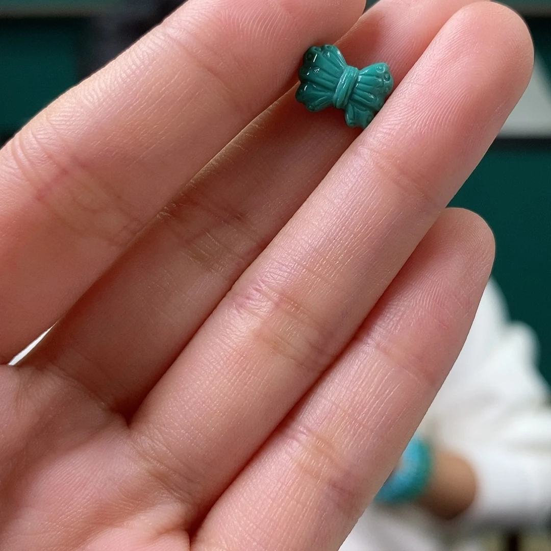 绿松石未镶嵌挂件