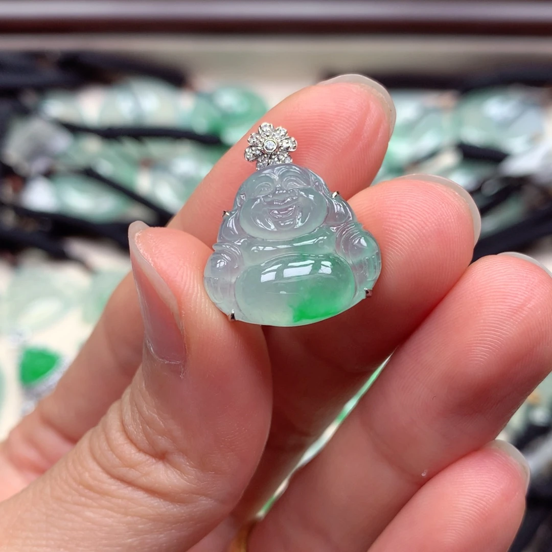 ****。翡翠18K金镶嵌颈饰佛公