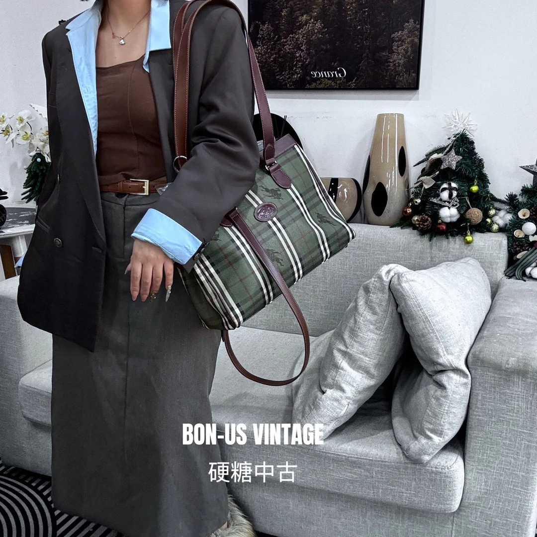 95新 BURBERRY/博柏利 617911/复古绿托特包配皮换新