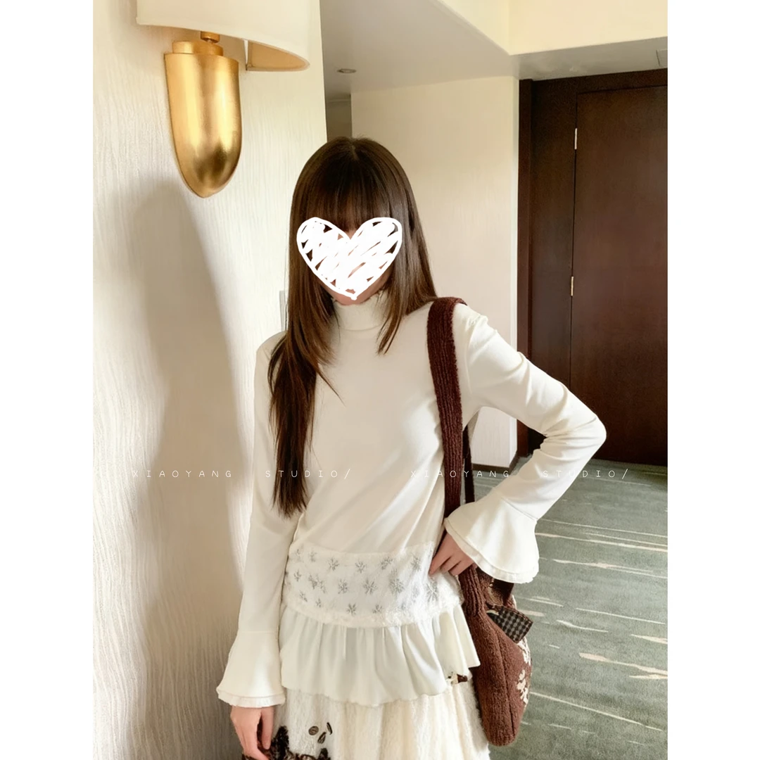 蕾丝拼接高领长袖T恤女秋冬内搭打底衫修身显瘦花边上衣