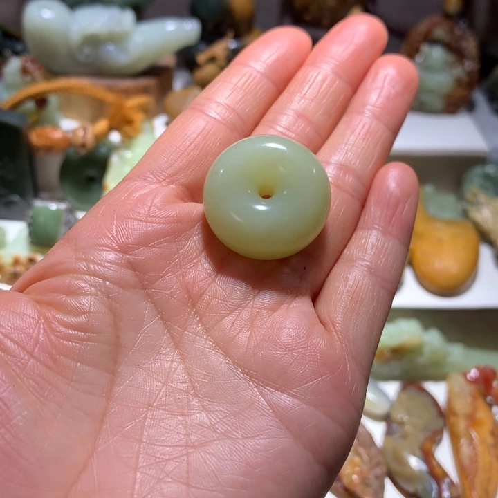 岫岩老玉（透闪石质玉）未镶嵌颈饰