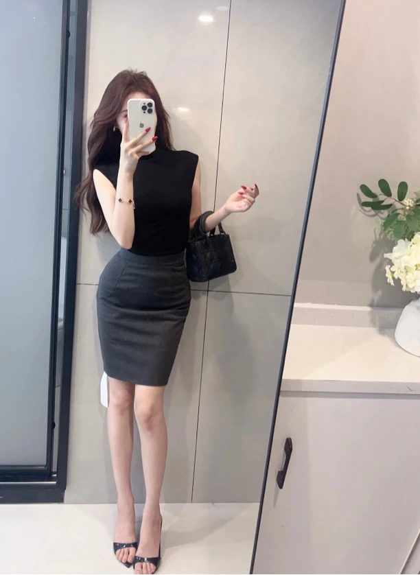 【珊珊哦】气质轻熟风紧身弹力无袖背心气质修身包臀两件套