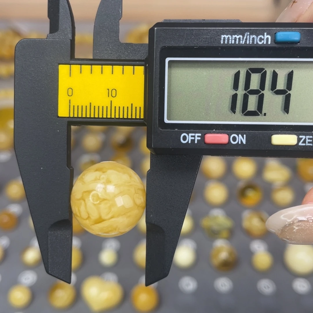 琥珀未镶嵌裸石79