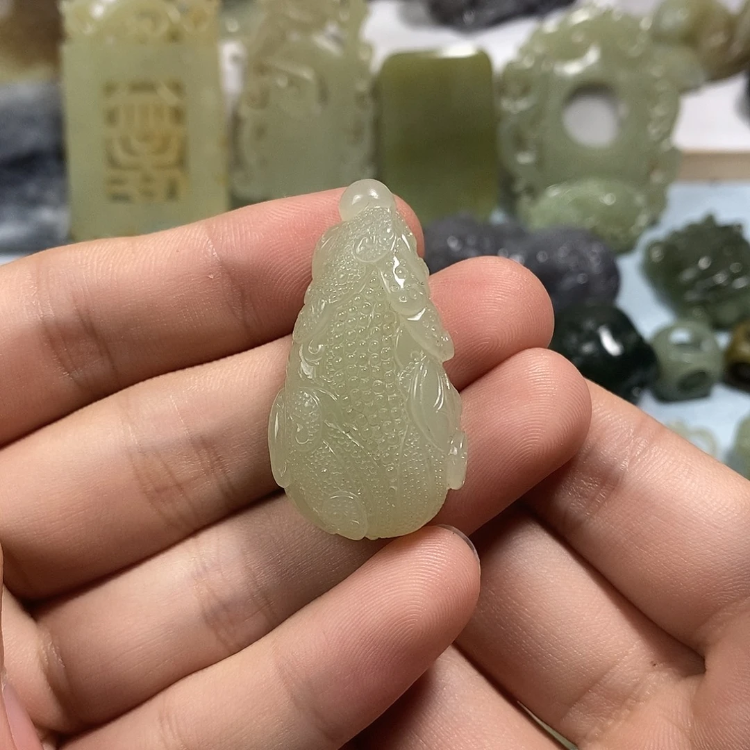 和田玉未镶嵌挂件