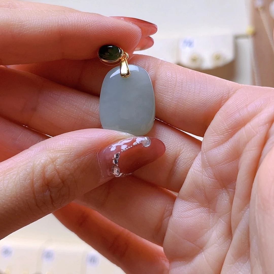 和田玉吊坠(赠链)银S925镀金镶嵌夏***。