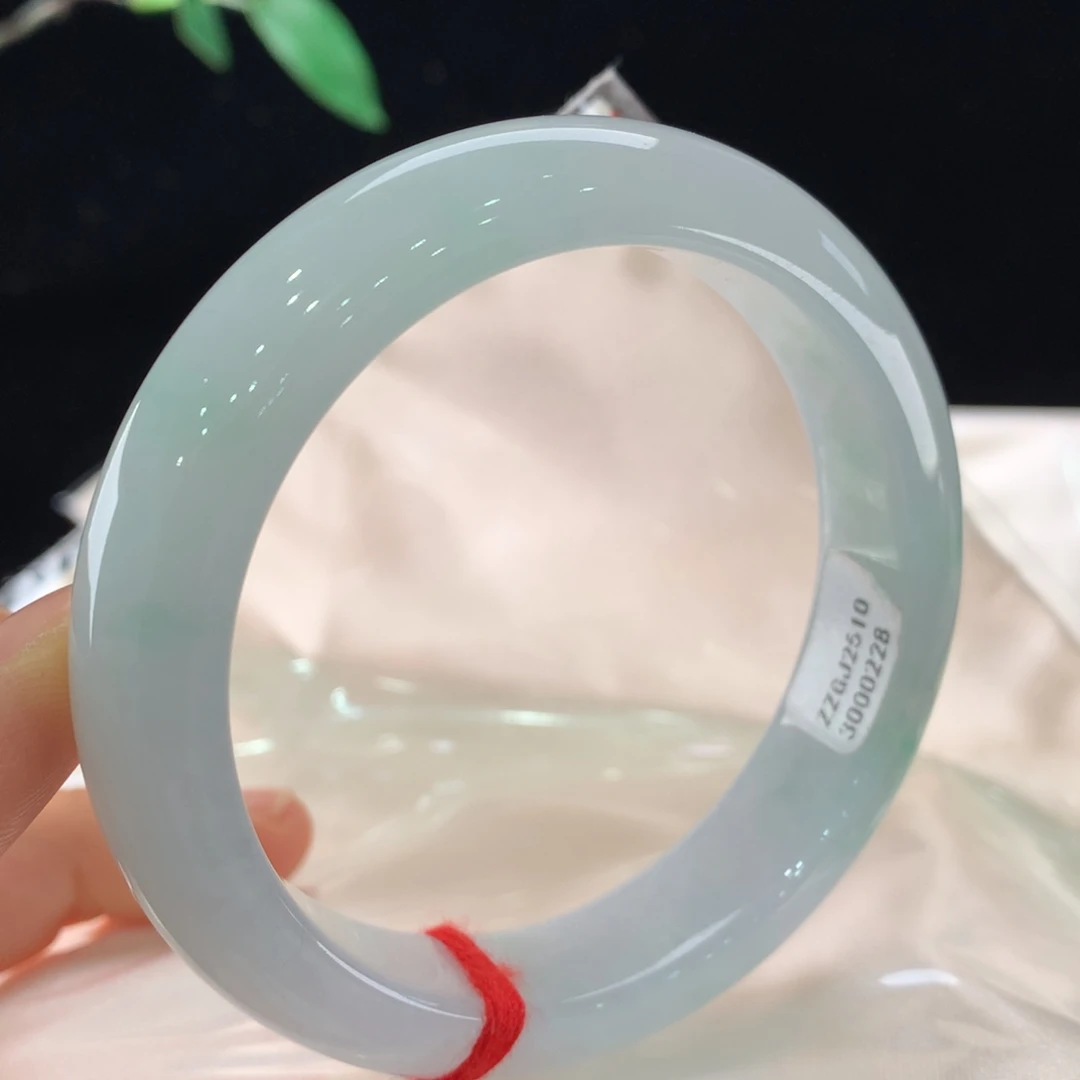 翡翠未镶嵌手镯0228