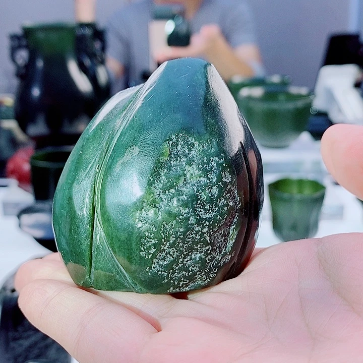 用***4未镶嵌和田玉（青玉）把件