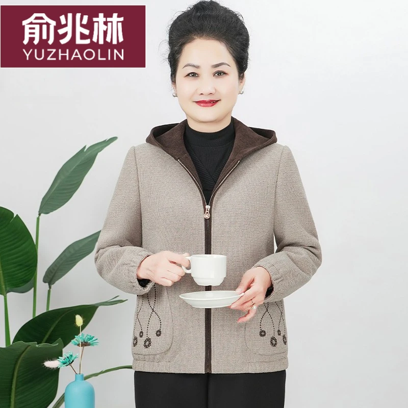 俞兆林胖妈妈春秋连帽女上衣新款洋气百搭奶奶装休闲妈妈简约短外