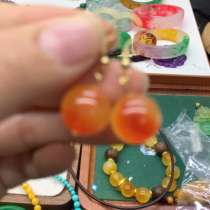 颈饰未镶嵌翡翠吊坠