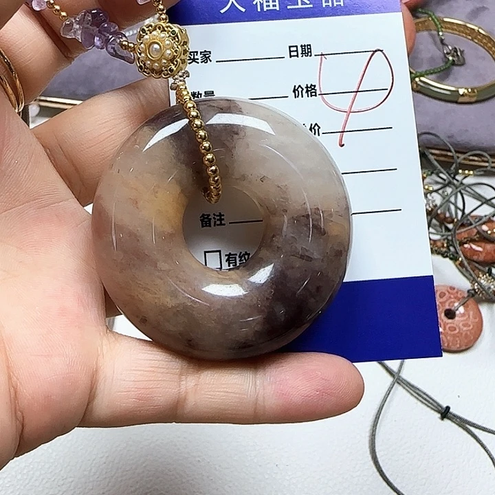 石英质玉未镶嵌颈饰