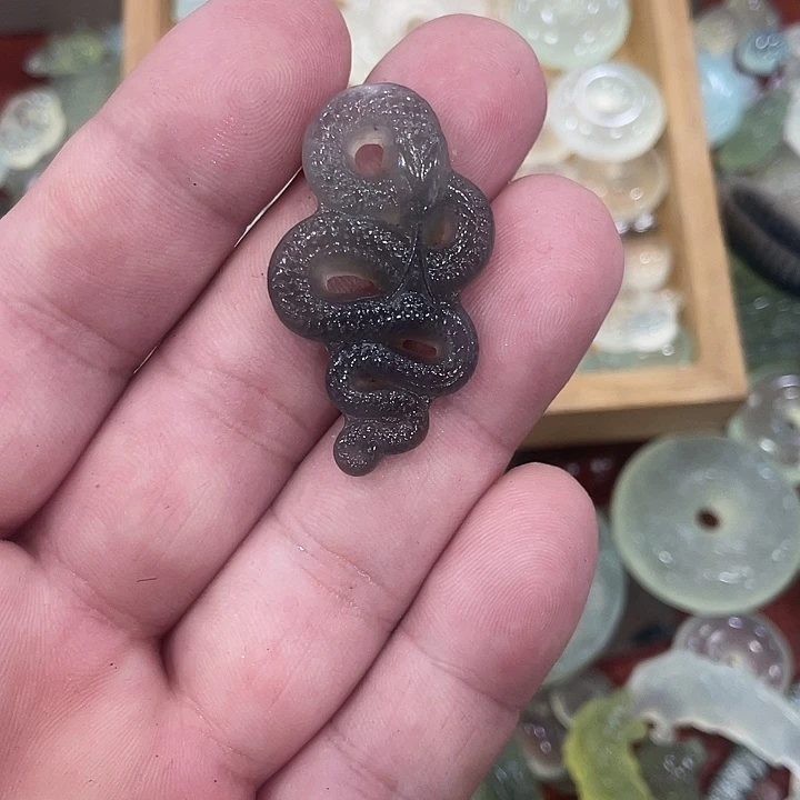 合金蛇纹石玉颈饰