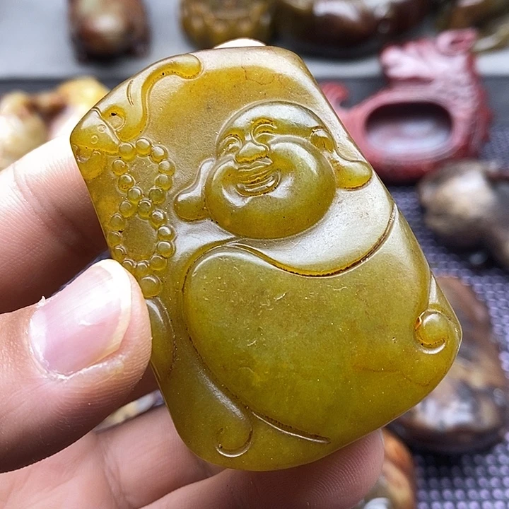蛇纹石玉未镶嵌颈饰