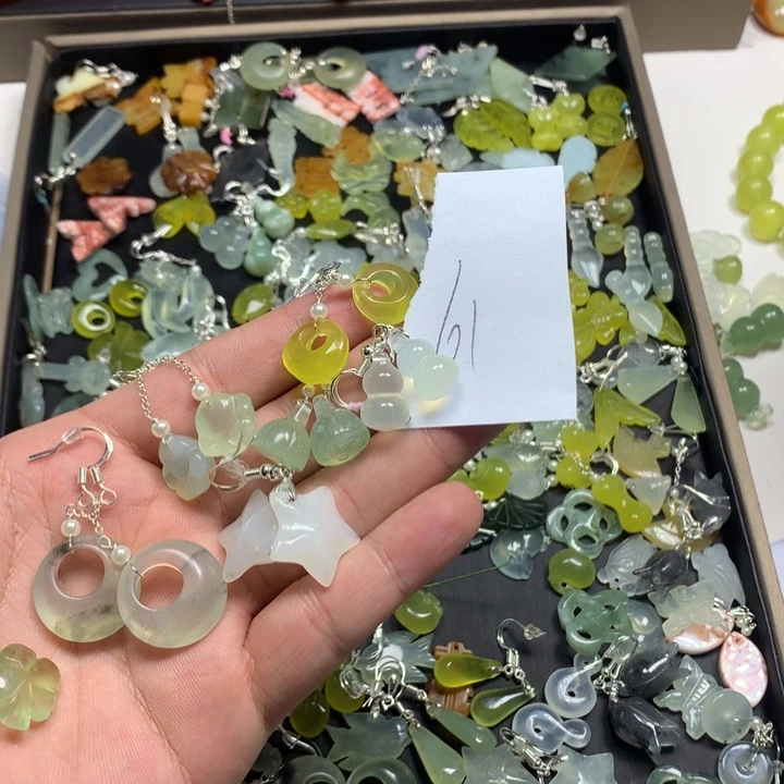 蛇纹石玉耳钉足银镀金镶嵌浅*