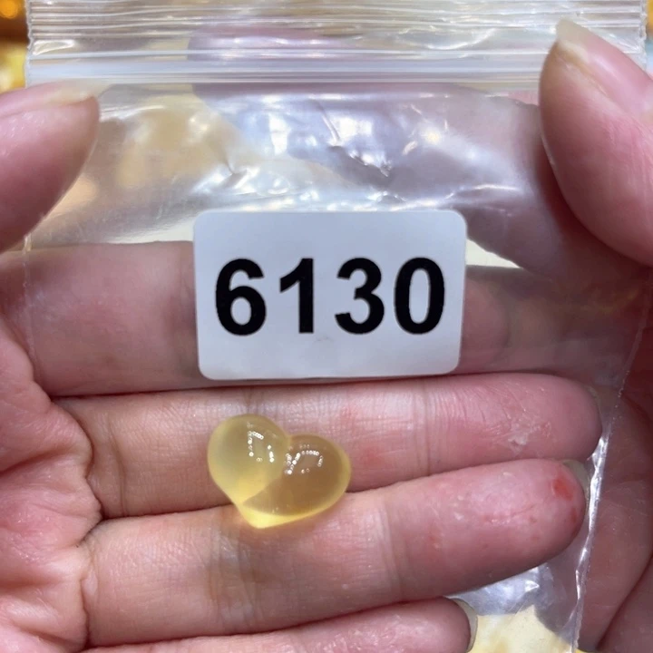 未镶嵌琥珀珠宝奇石