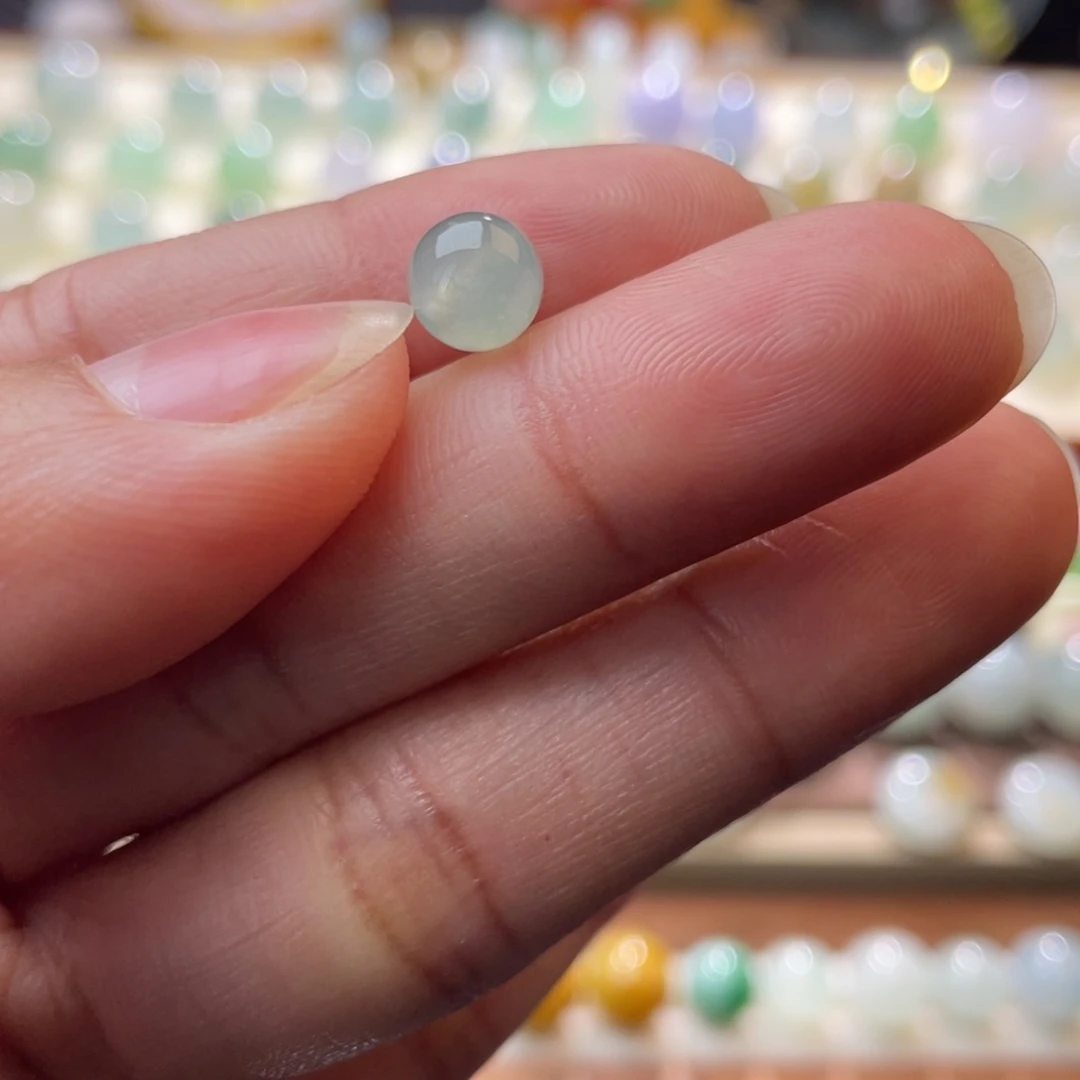 翡翠散珠牵****街浅绿葡萄肉圆珠6.9mm
