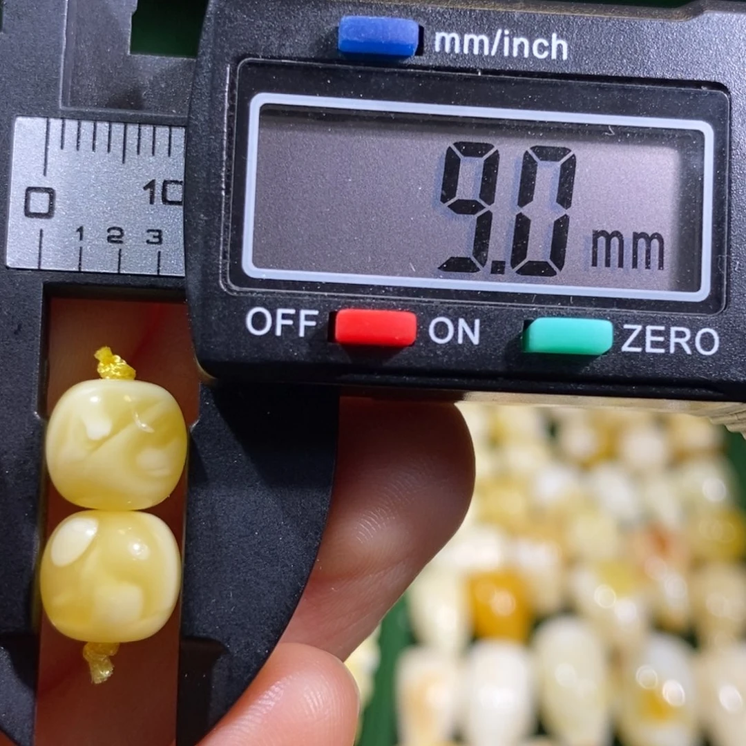 蜜蜡未镶嵌裸石配饰