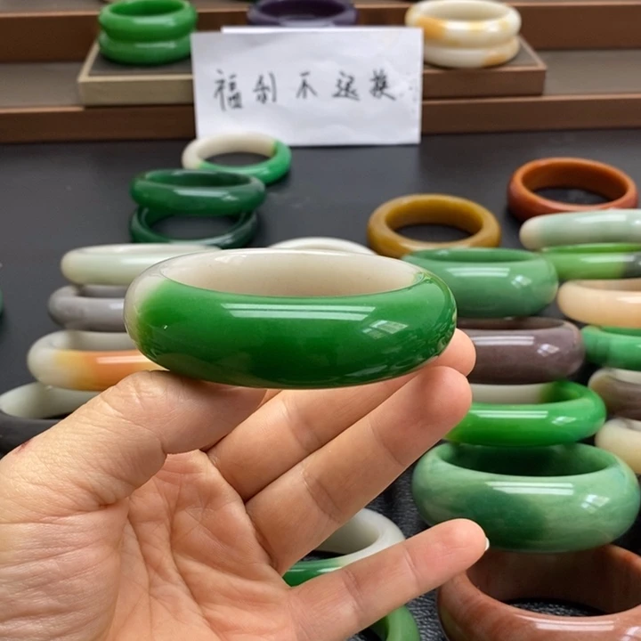 石英质玉手镯未镶嵌樱*