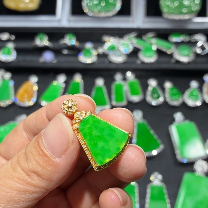 翡翠18K金镶嵌吊坠(不含链)翡翠