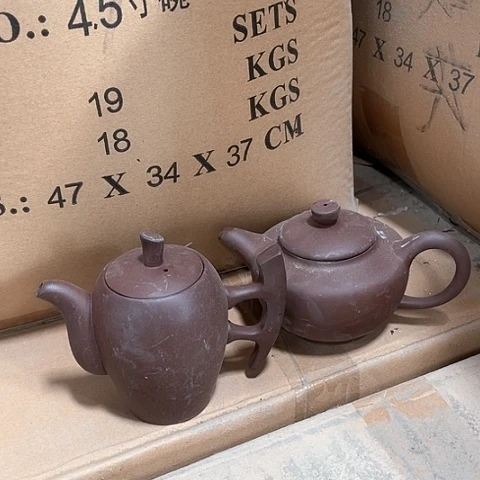 微瑕，不能明火，泡茶壶各一个矮款，瘦款