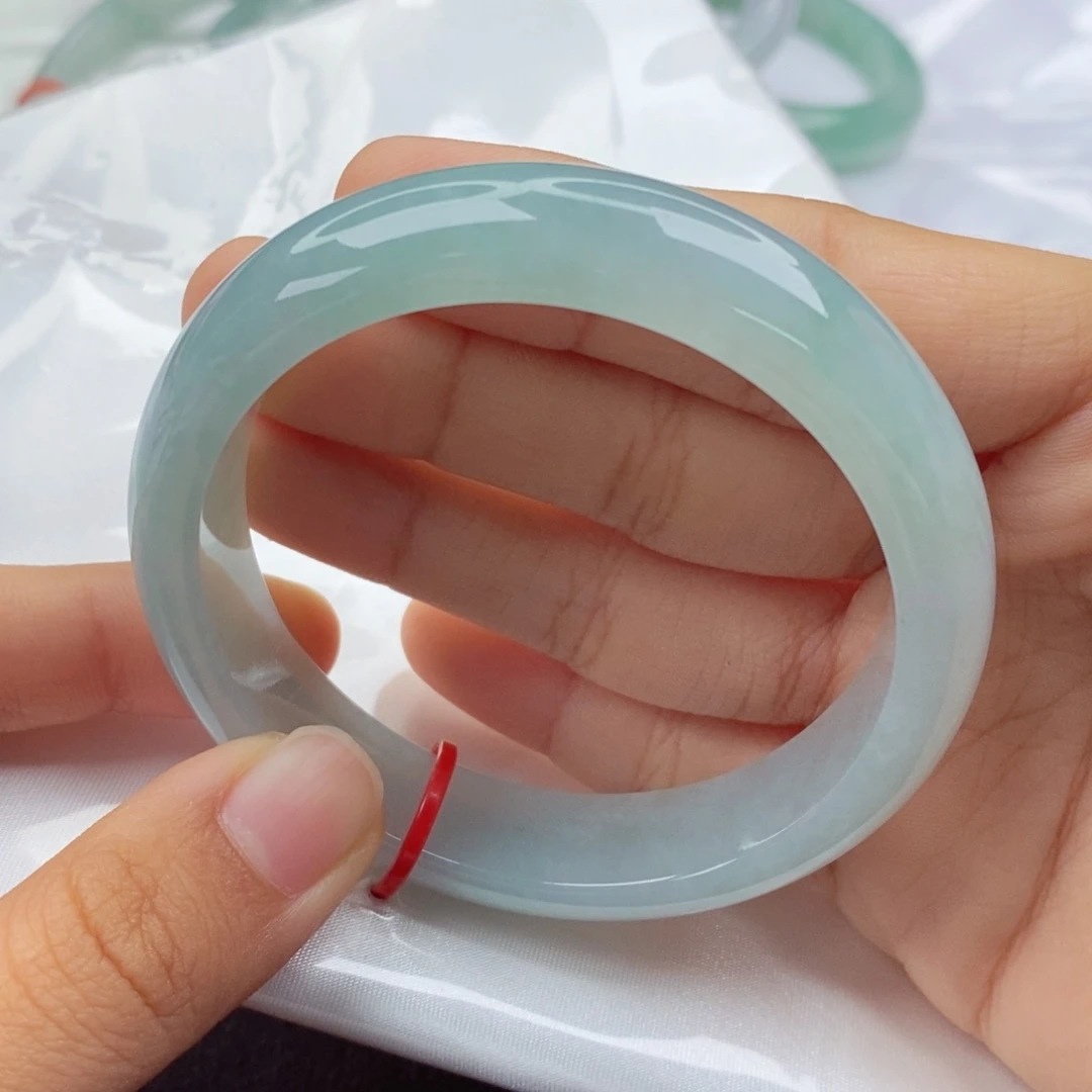 翡翠手镯未镶嵌5657正圈