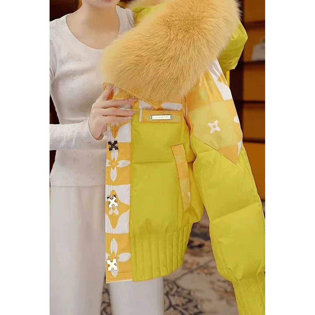 2025年秋冬新款设计款大毛领时尚保暖棉服女通勤风宽松百搭外套女