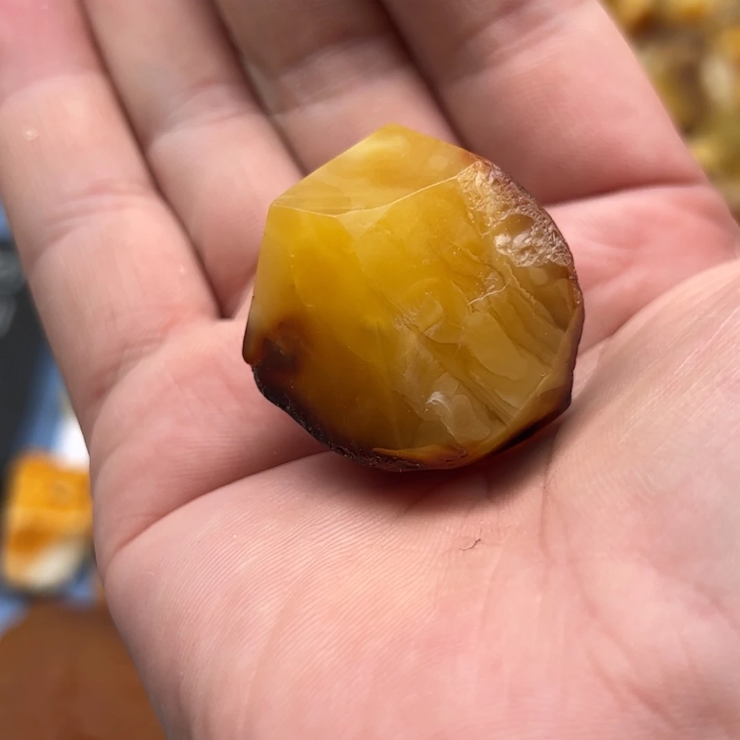定制琥珀未镶嵌雪*初天然琥珀蜜蜡原石打磨