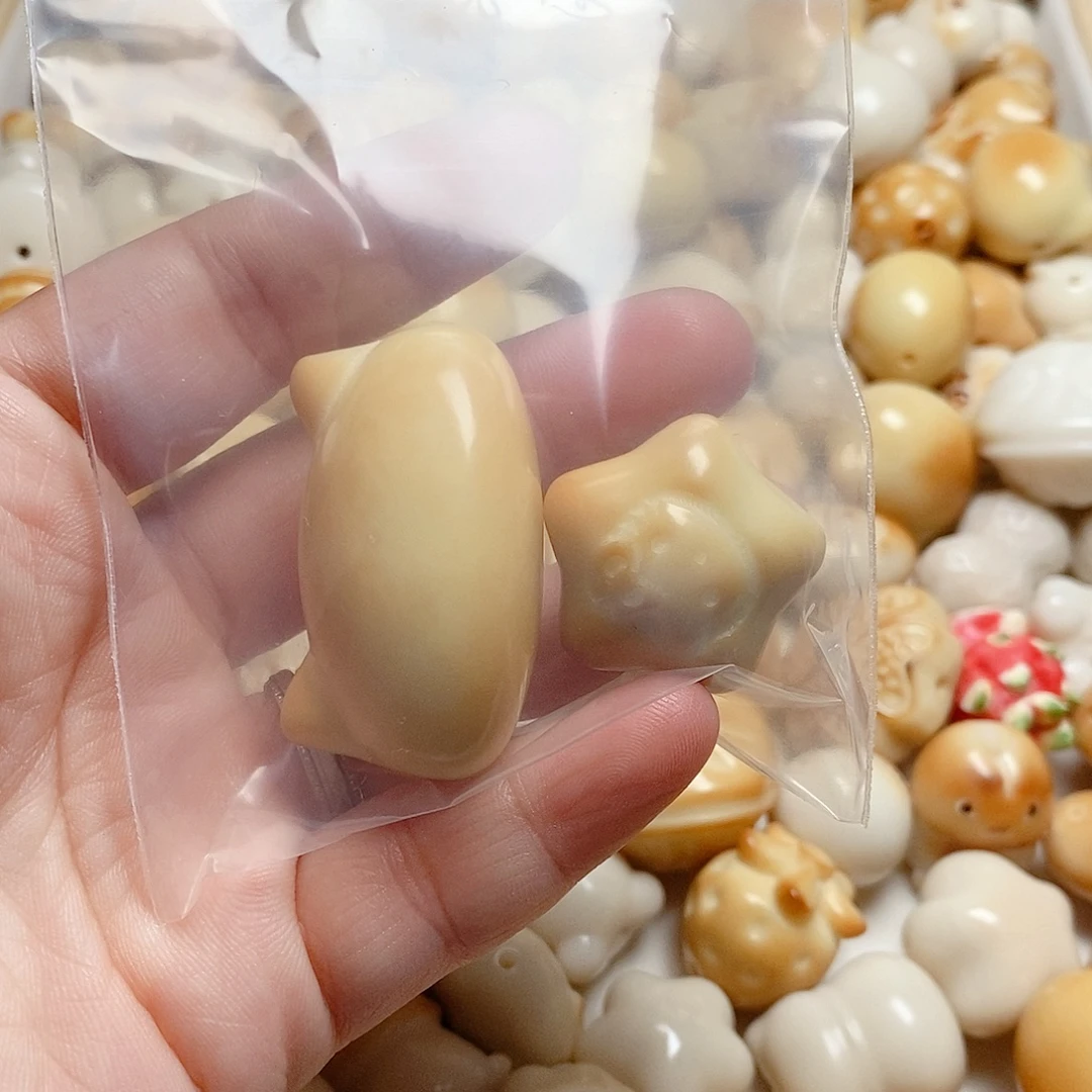 月***^菩提根/象牙果吊坠两个微微瑕疵