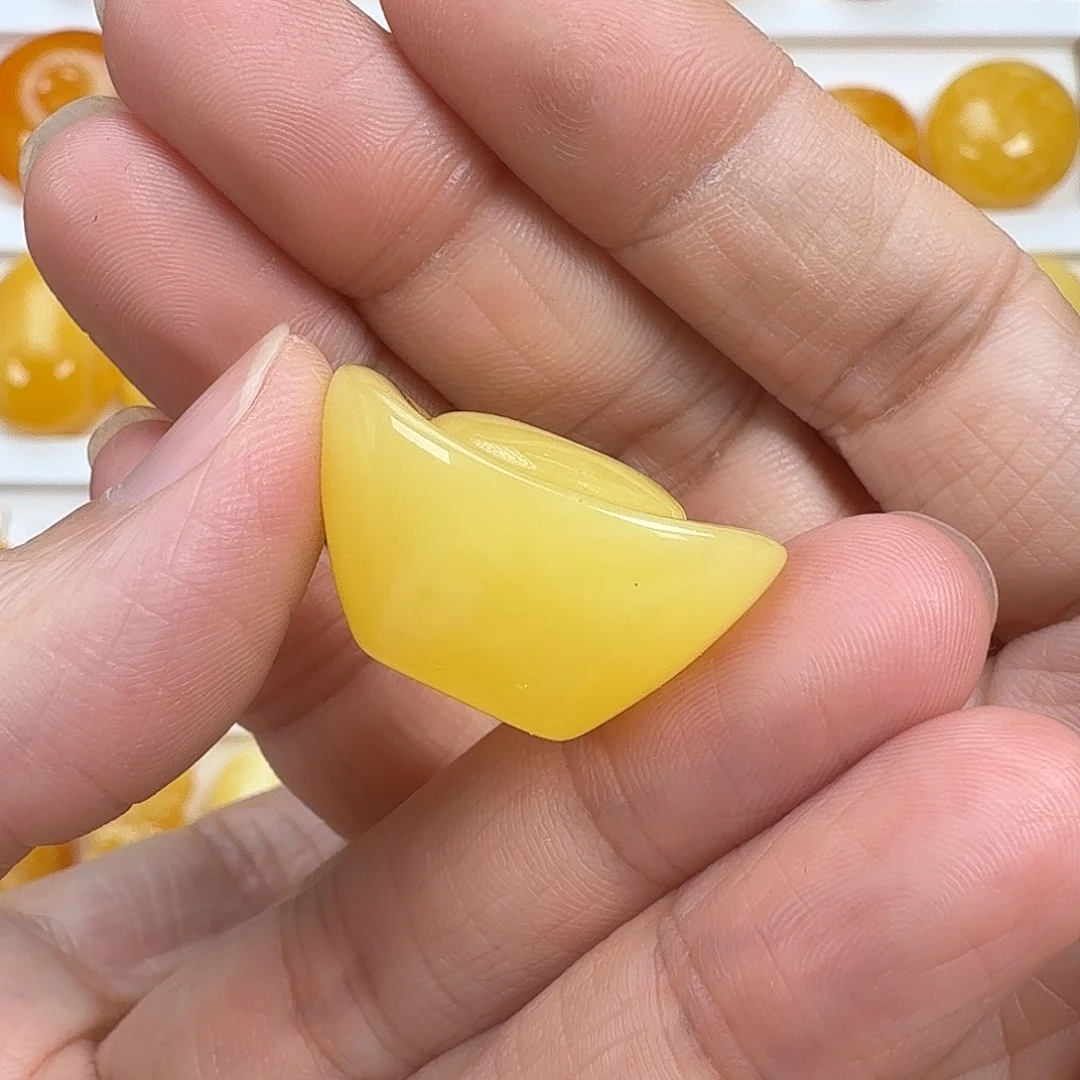 蜜蜡未镶嵌颈饰蜜蜡