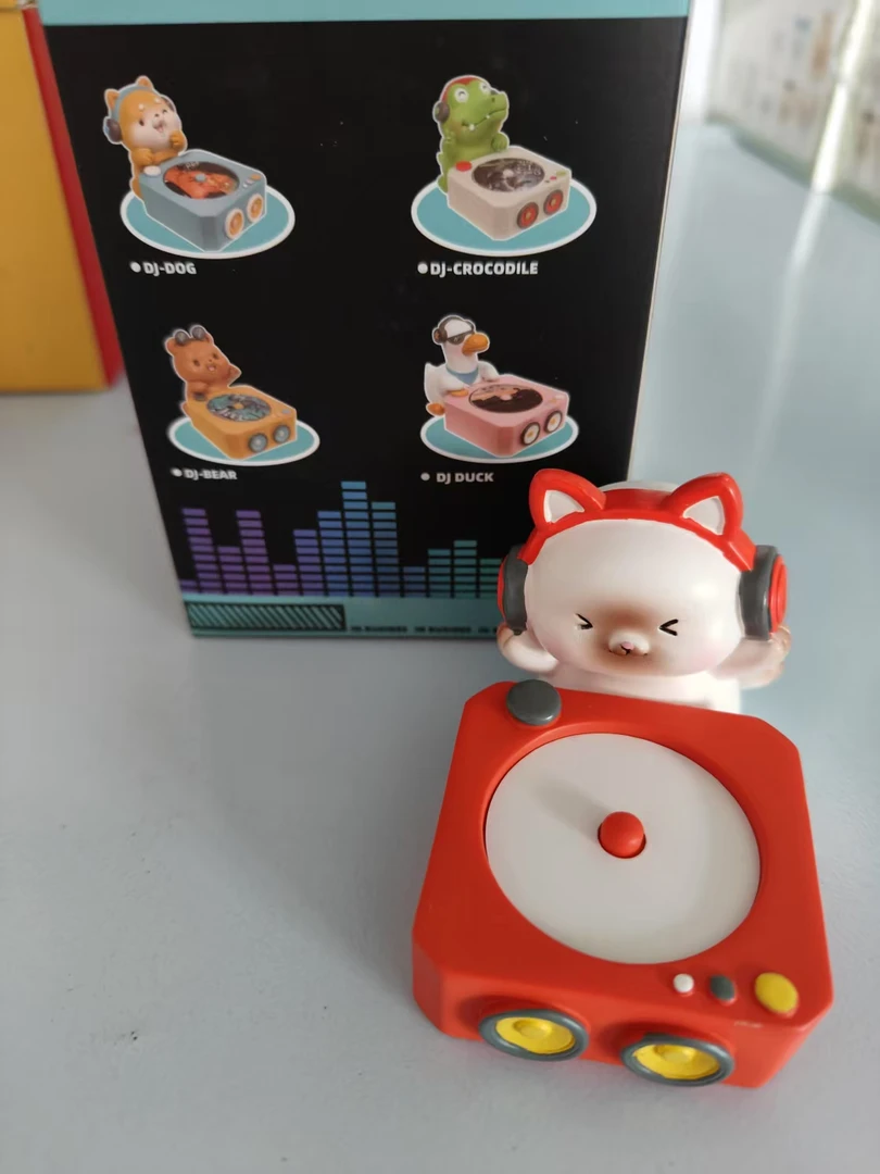 随机DJ香薰摆件一个