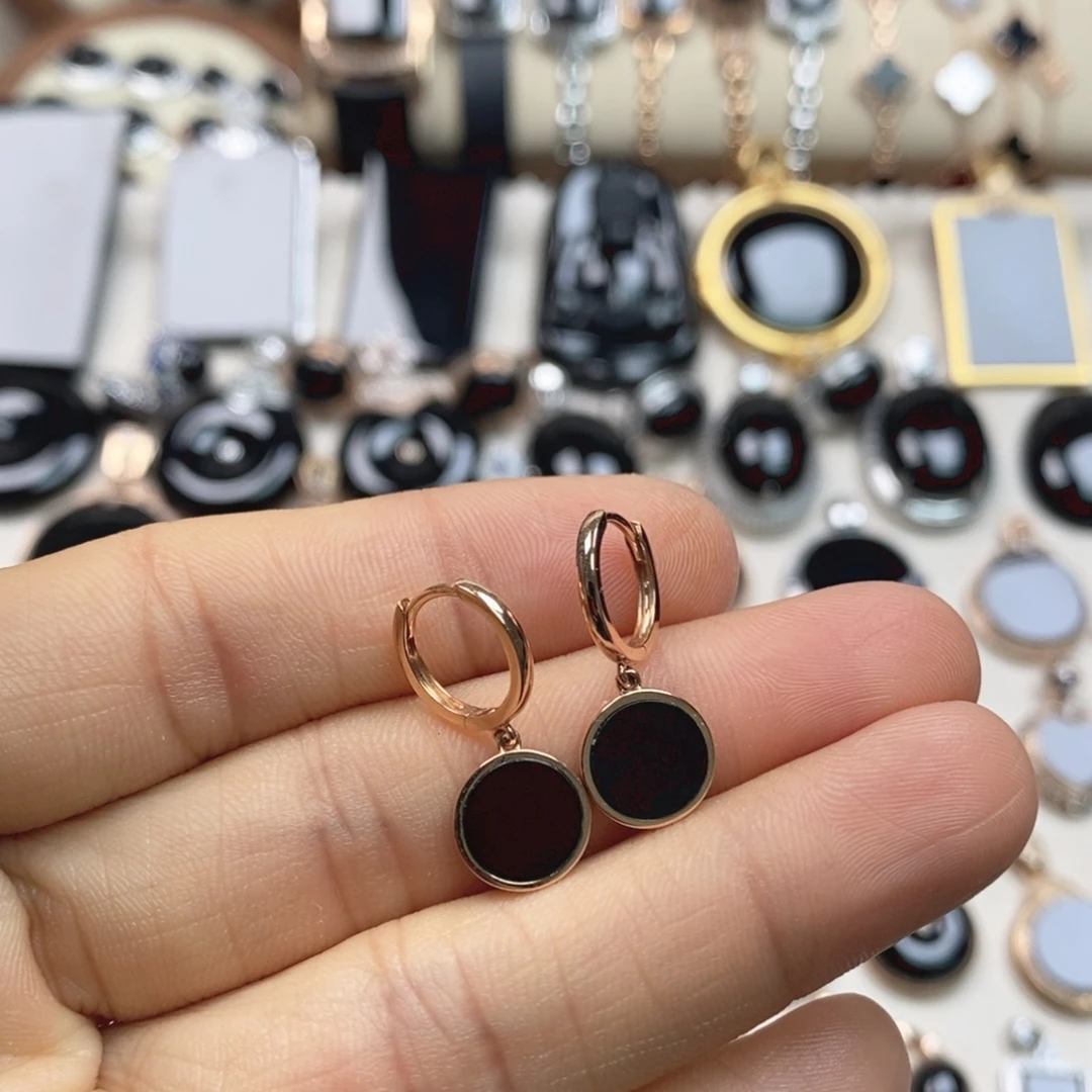 翡翠18K金镶嵌耳饰