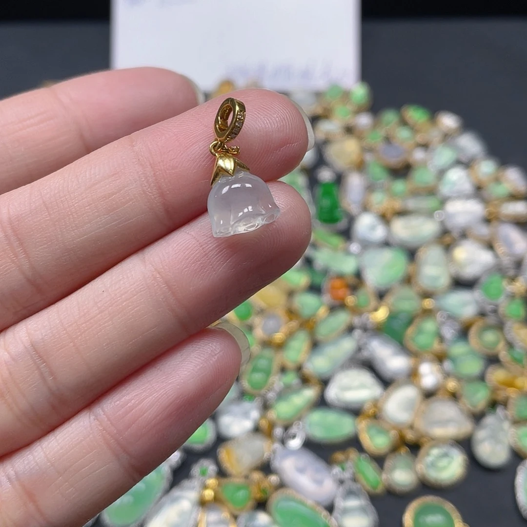 翡翠颈饰18K金镶嵌天然翡翠18kA货