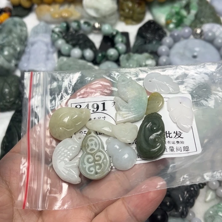 翡翠未镶嵌吊坠(不含链)8491