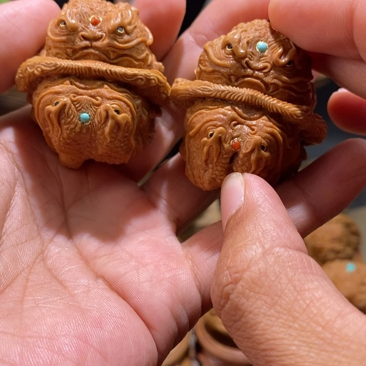 A***s把件文玩核桃纯手工雕刻文玩核桃