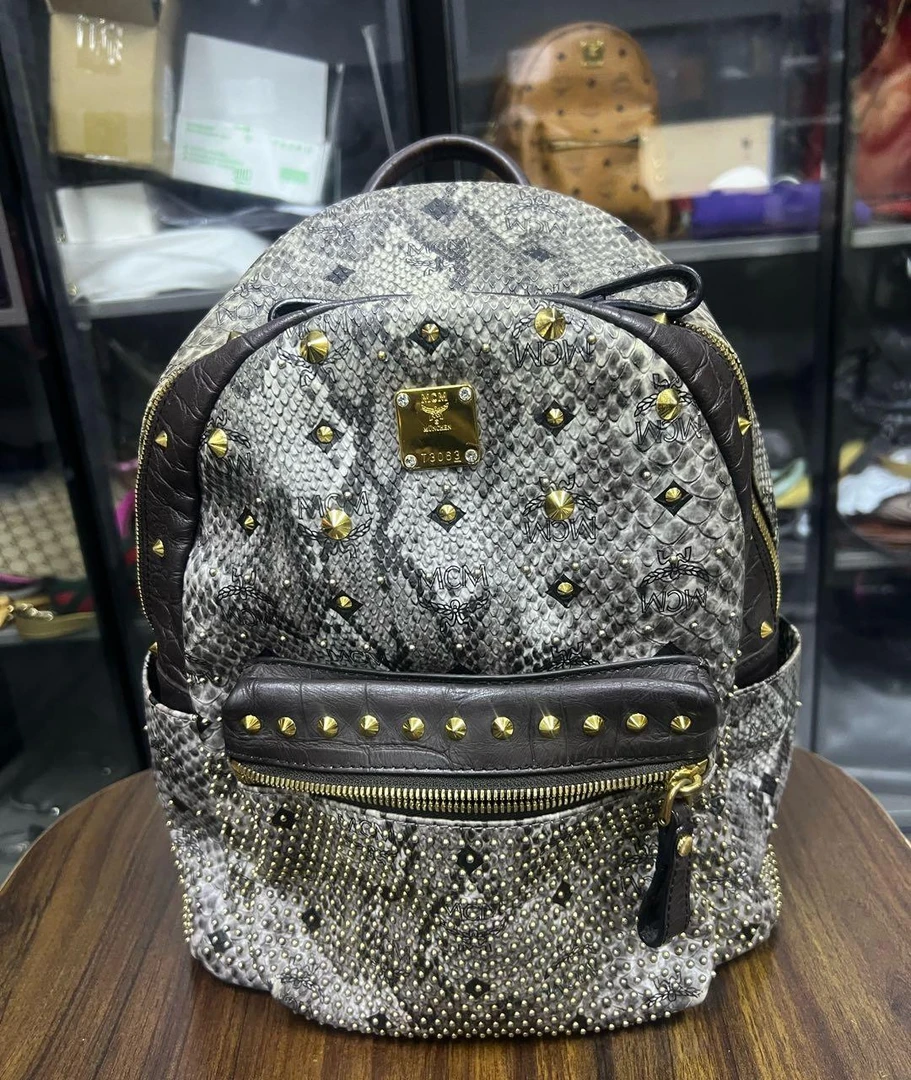 95新 mcm 双肩包 16009