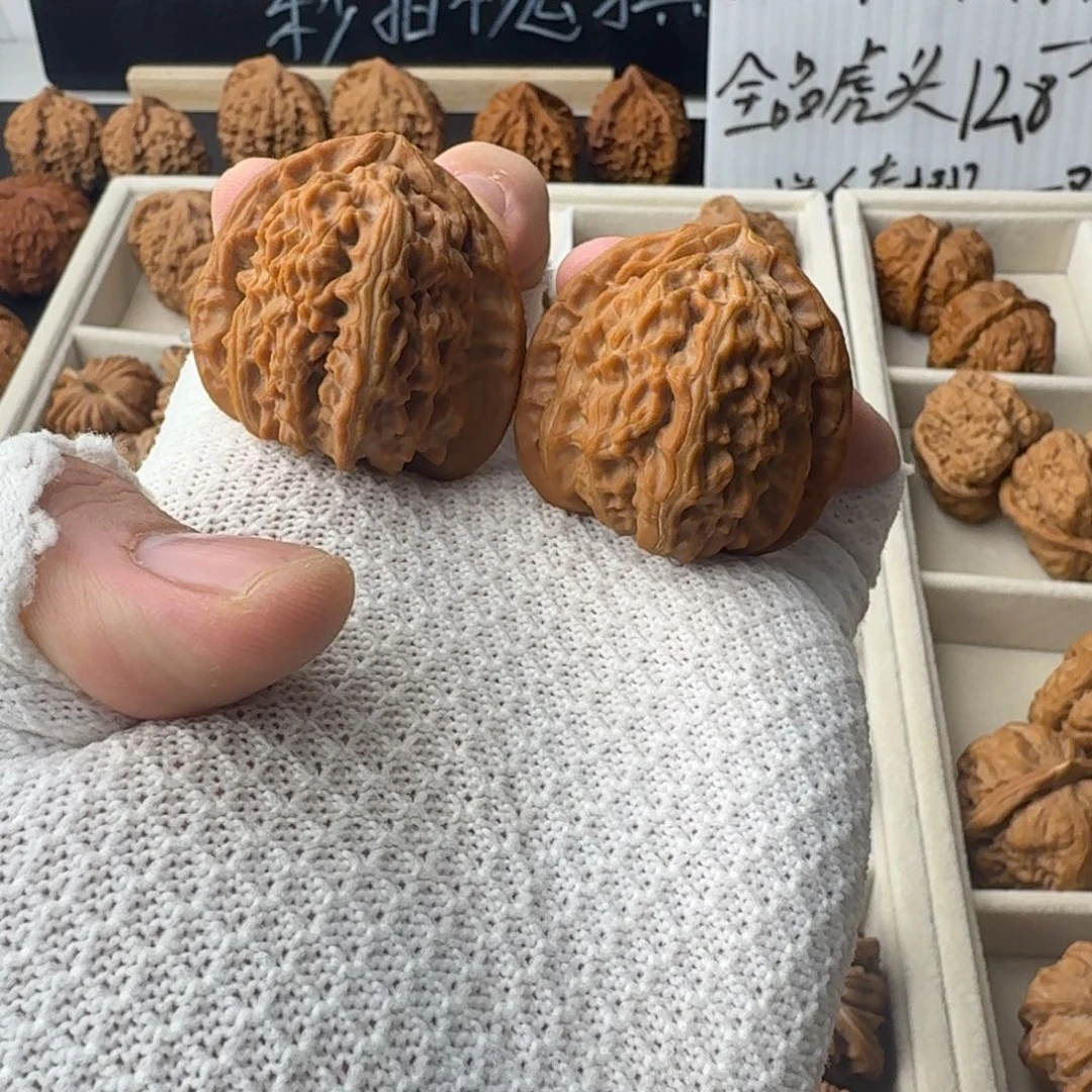 ****️文玩核桃把件白狮子